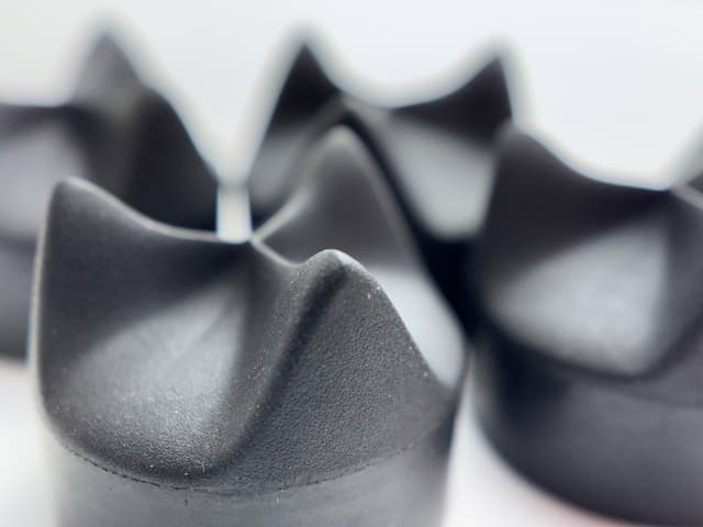 Deflashing services for O-rings and molded parts to remove excess material and ensure clean finish.